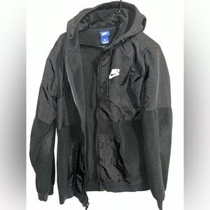 Nike men’s Windrunner jacket